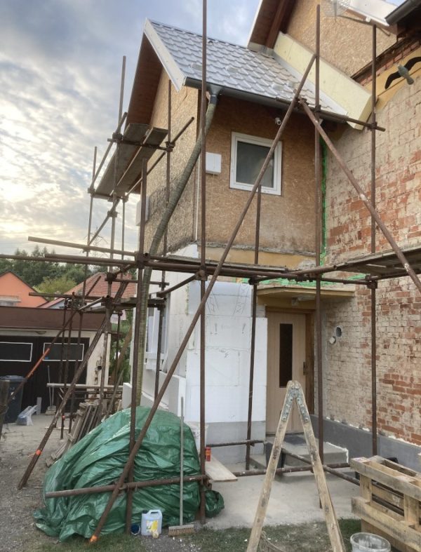 RD Hvozdná - průběh rekonstrukce